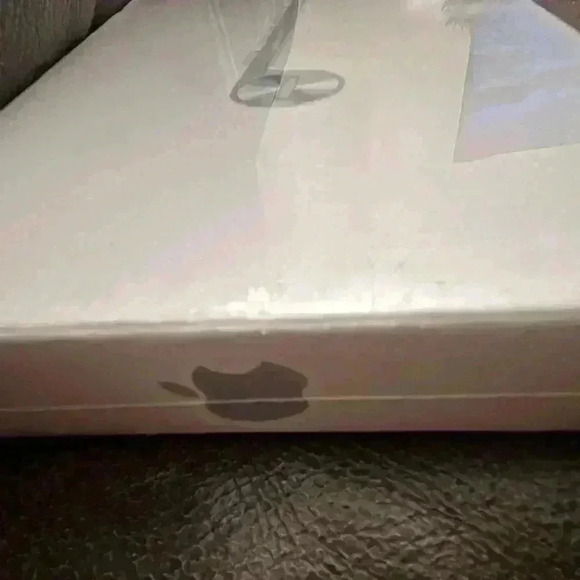 Wireless Silver Keyboard - Picture 3 of 4